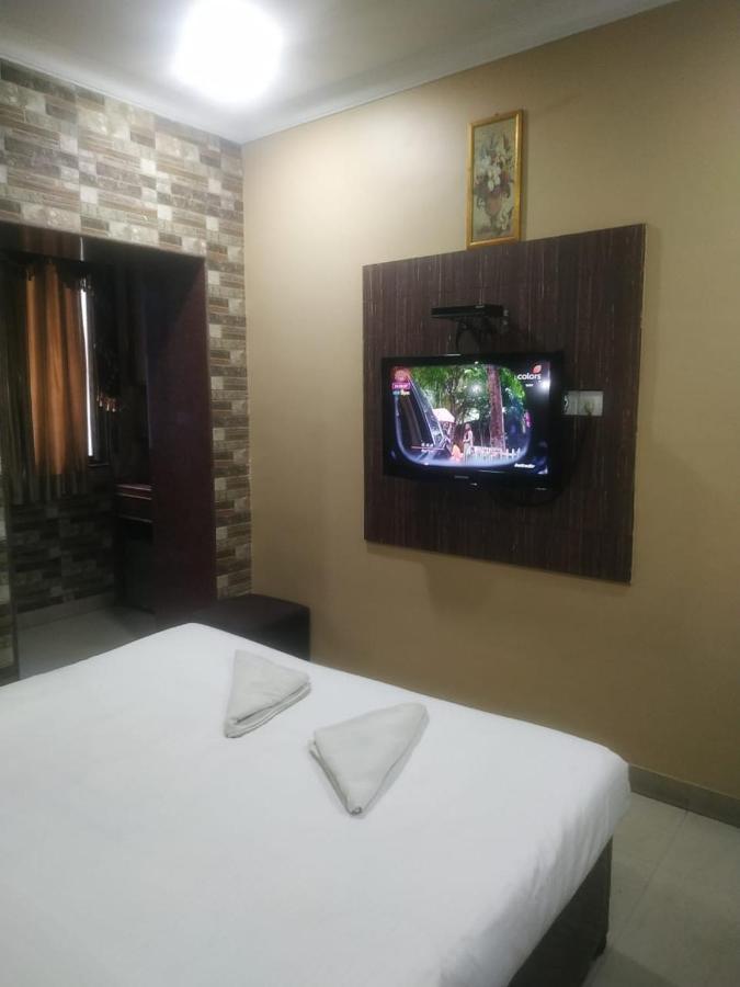 כלכותה Hotel Diamond Suites מראה חיצוני תמונה