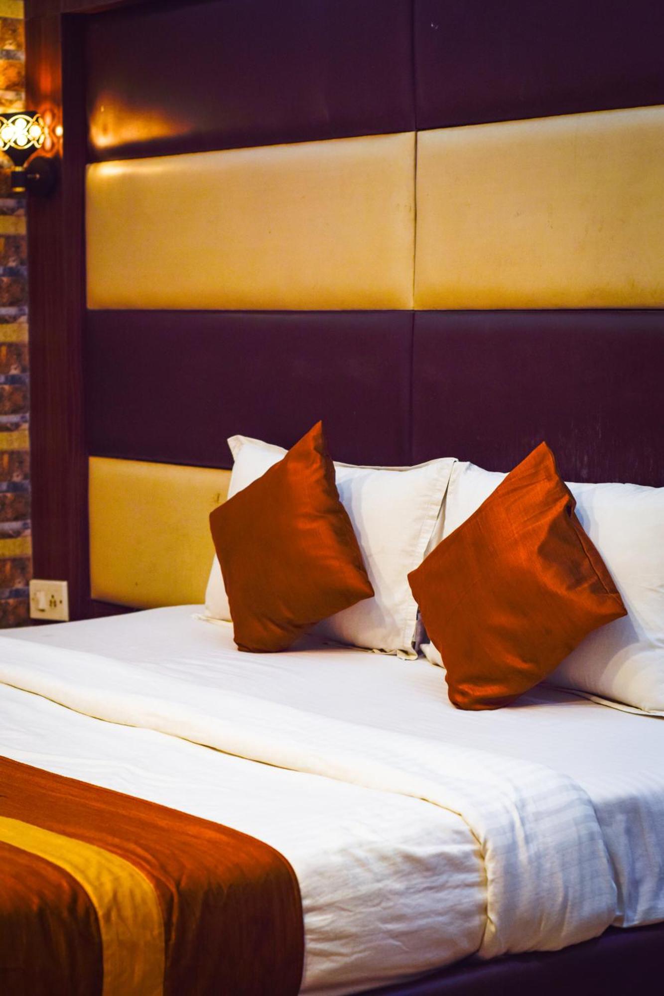 כלכותה Hotel Diamond Suites מראה חיצוני תמונה