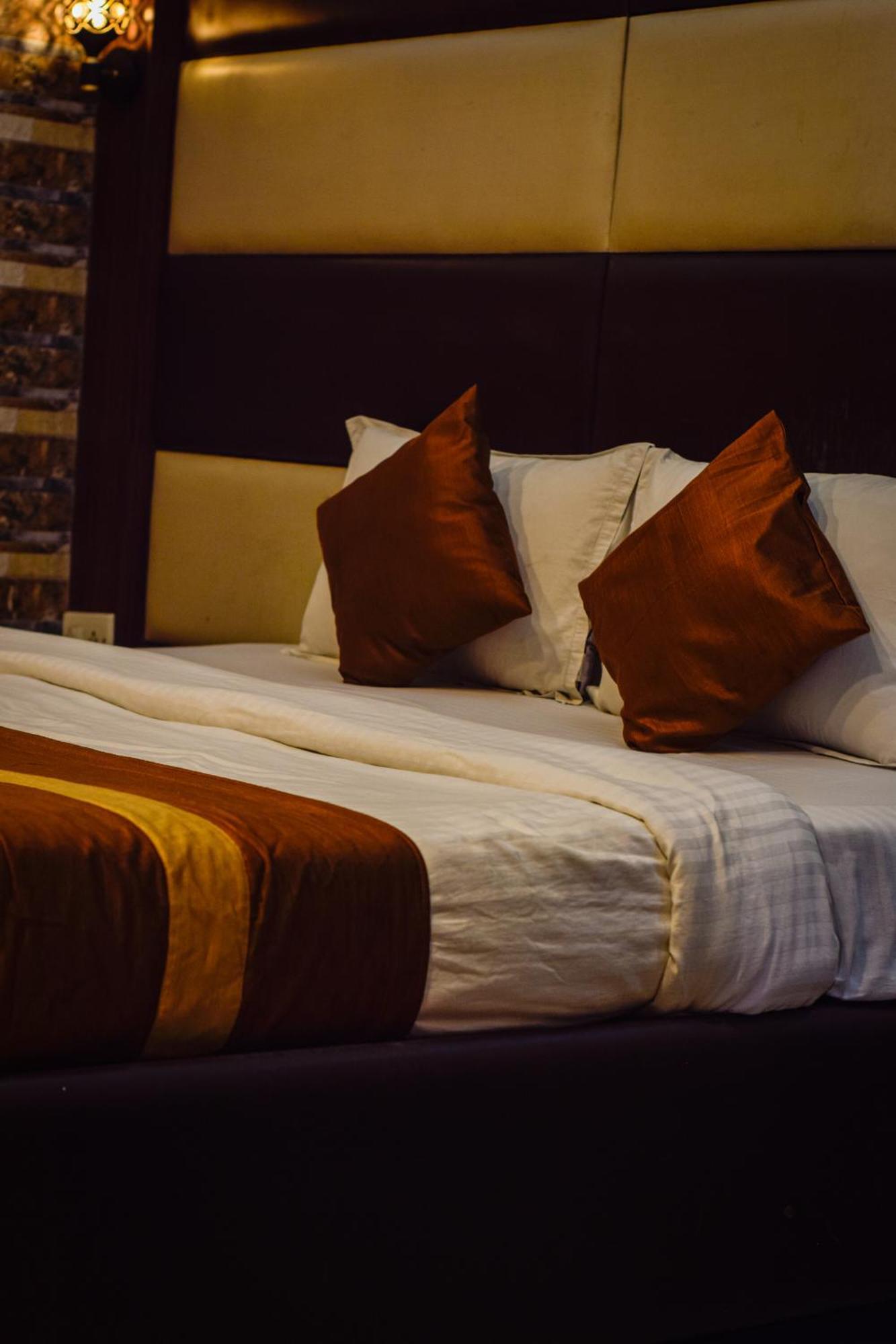 כלכותה Hotel Diamond Suites מראה חיצוני תמונה