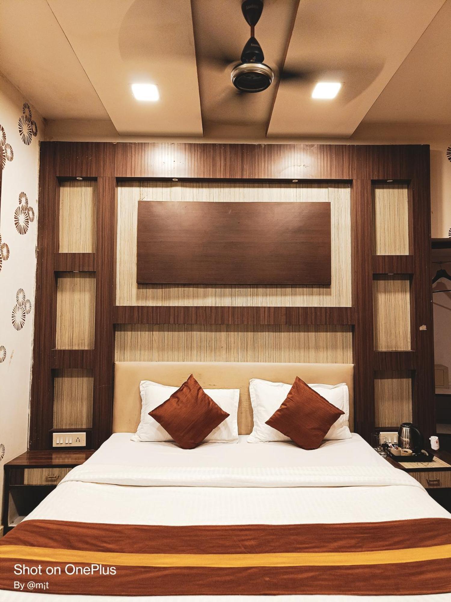 כלכותה Hotel Diamond Suites מראה חיצוני תמונה